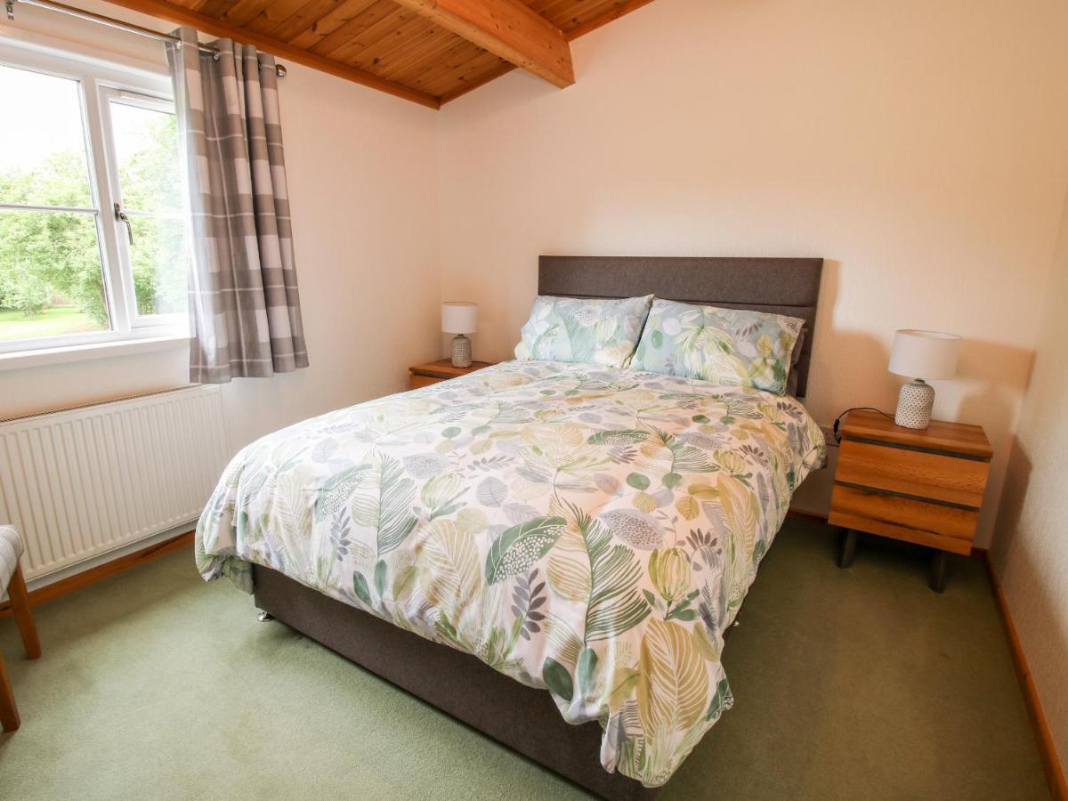 The Log Cabin Tenbury Bagian luar foto