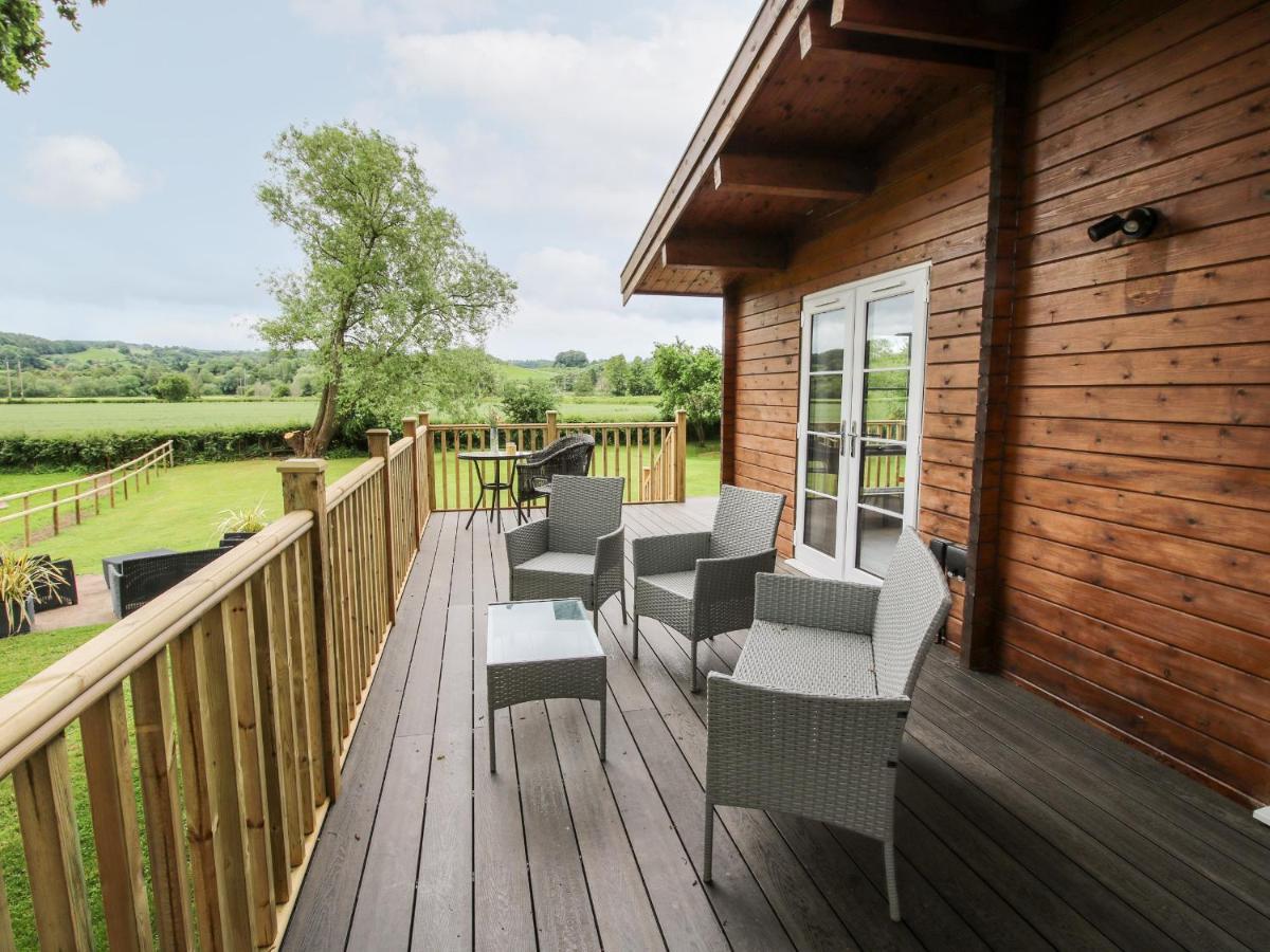 The Log Cabin Tenbury Bagian luar foto
