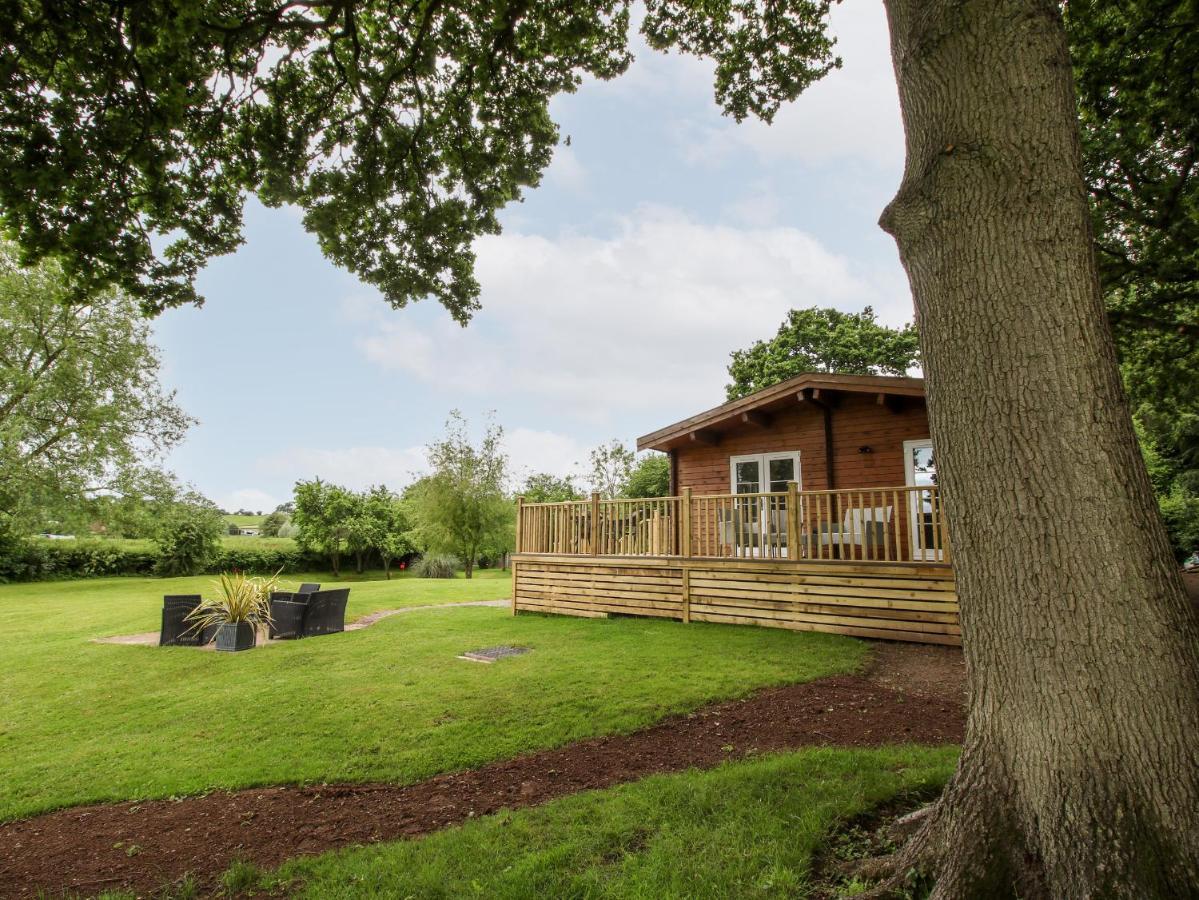 The Log Cabin Tenbury Bagian luar foto