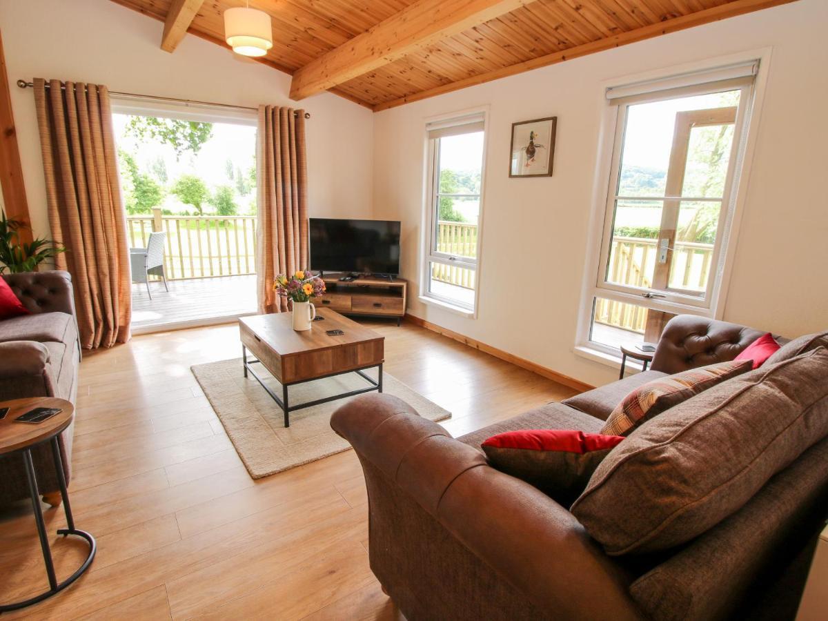 The Log Cabin Tenbury Bagian luar foto